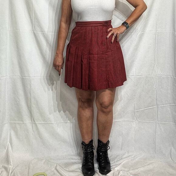 Izod Red Plaid Pleated Vintage Mini Skirt Sz 8 - Picture 1 of 11